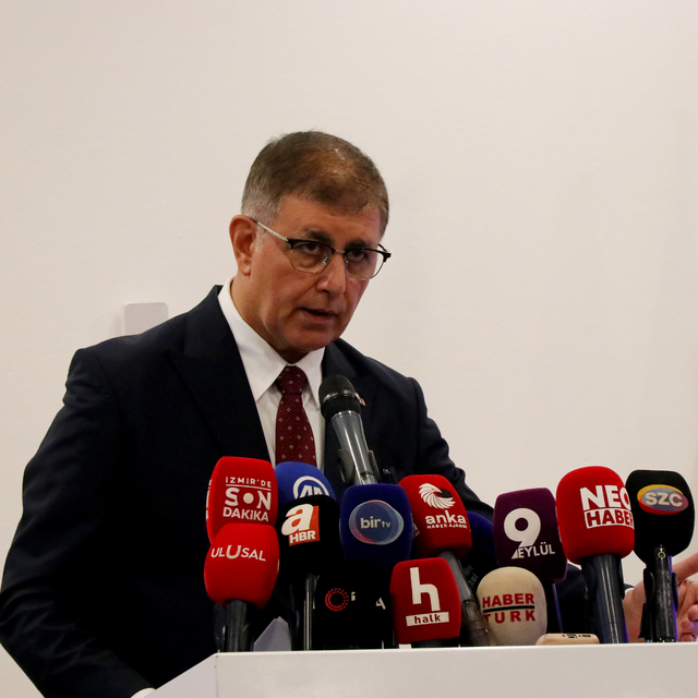 İzmir Büyükşehir Belediye Başkanı Tugay'dan kent gündemine ilişkin açıklama...