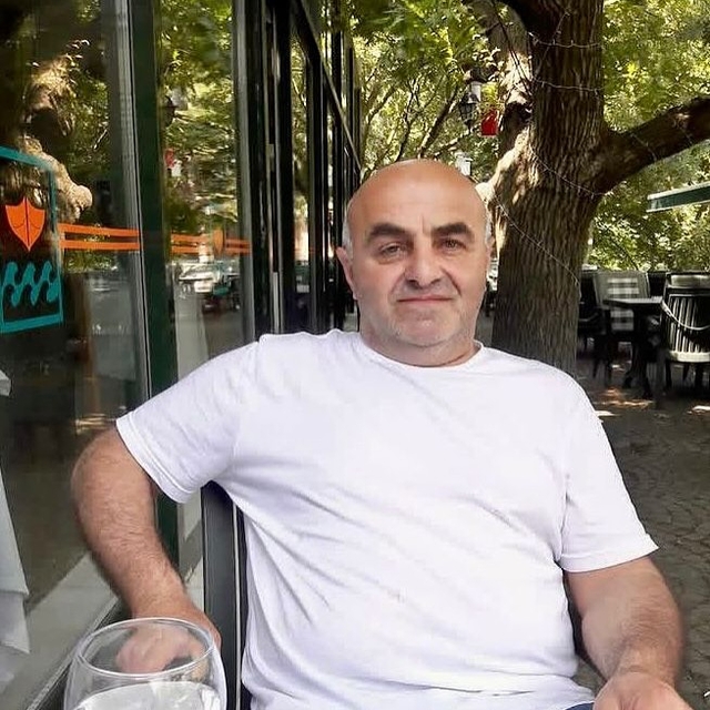 Teleferikle çay taşırken elektrik akımına kapılıp öldü