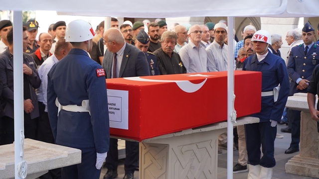 Hayatını kaybeden Kore gazisi, toprağa verildi