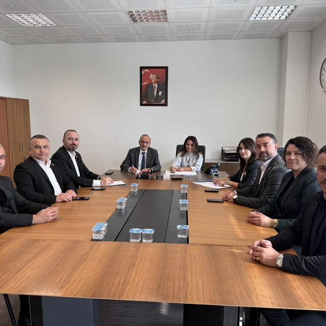 Tekirdağ NKÜ ve Öz Sağlık-İş Sendikası arasında toplu iş sözleşmesi imzalan...