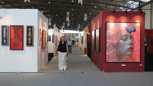 Adana'da Artconcept Adana Çağdaş Sanat Fuarı devam ediyor