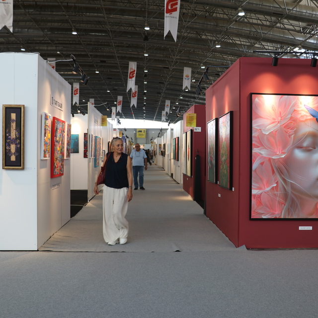 Adana'da Artconcept Adana Çağdaş Sanat Fuarı devam ediyor