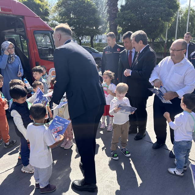 Samsun'da minik öğrenciler itfaiyeyi ziyaret etti