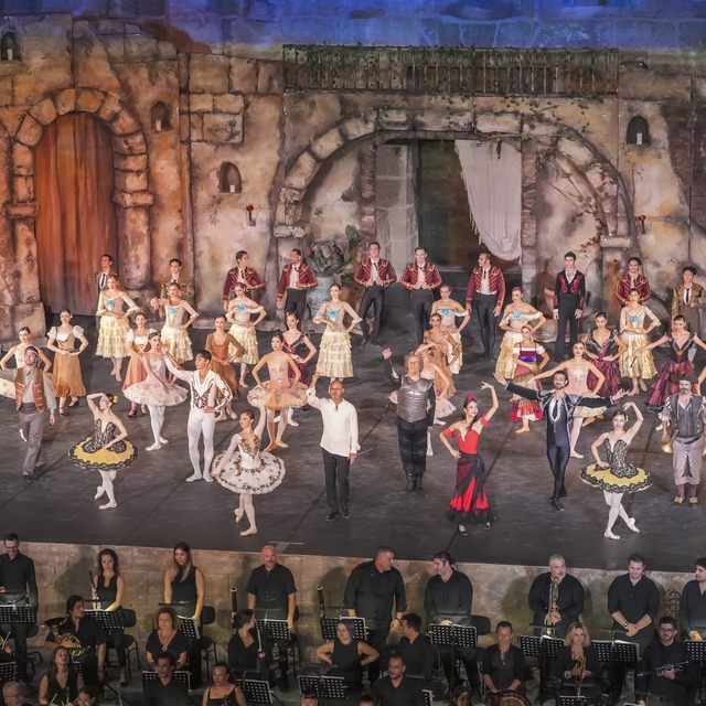 32. Uluslararası Aspendos Opera ve Bale Festivali'nde "Don Kişot" balesi sa...