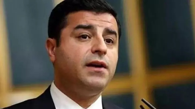 Demirtaş'ın 'Cumhurbaşkanına hakaret' duruşması ertelendi
