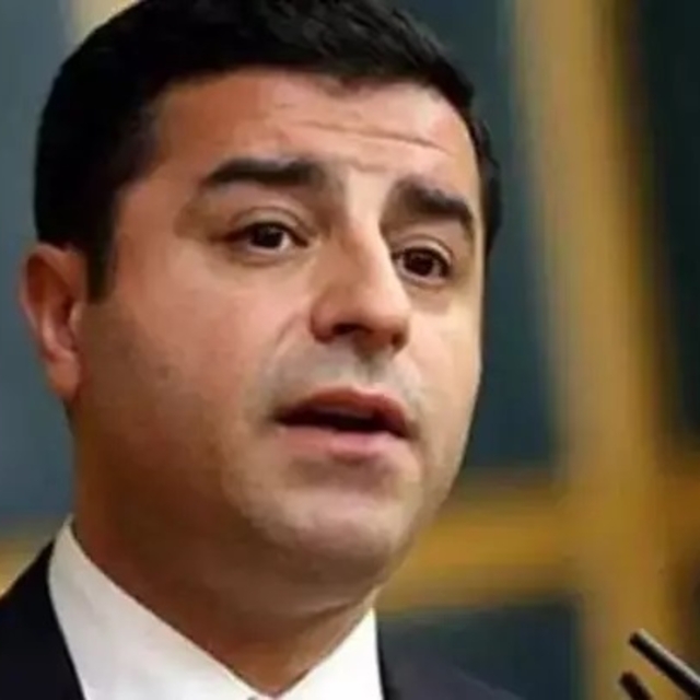 Demirtaş'ın 'Cumhurbaşkanına hakaret' duruşması ertelendi