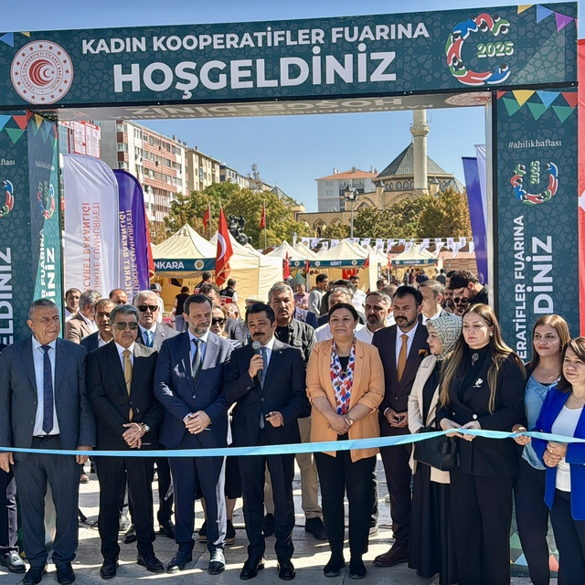 Kadın kooperatifleri Ahilik Haftası'nda Kırşehir'de buluşup stant açtı