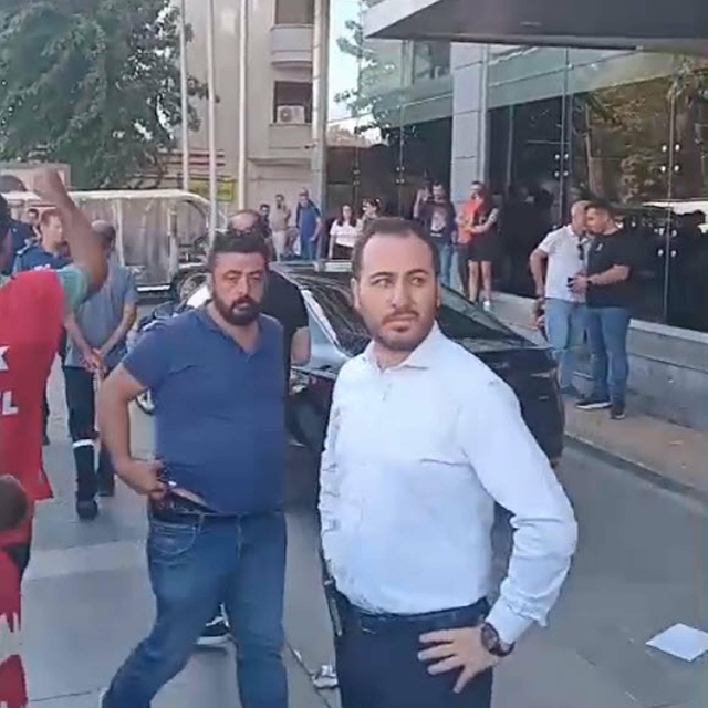 İzmir'de çöp yığınları tepkiye neden oldu (3)