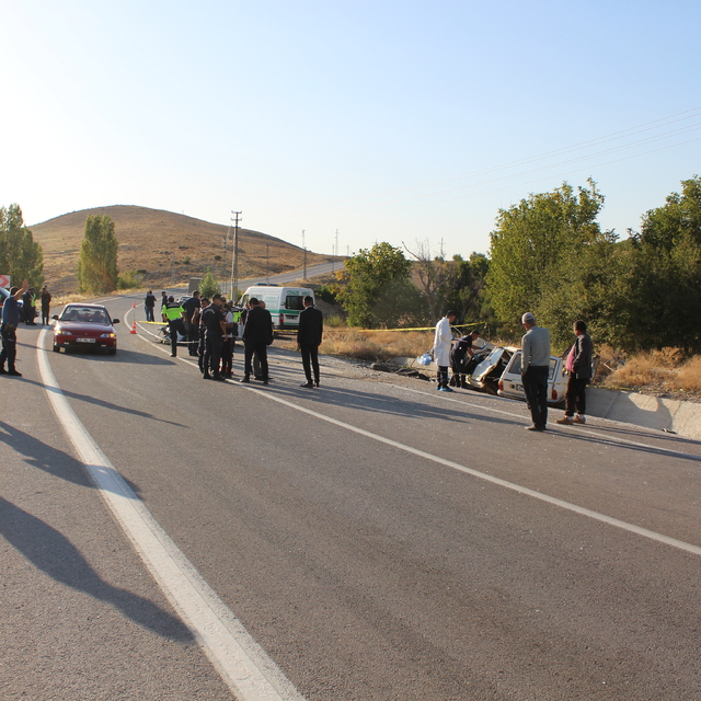 Konya'daki trafik kazasında 3 yaşındaki ikizler yaşamını yitirdi