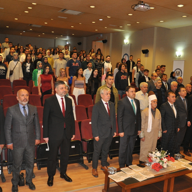 Kütahya'da Ahilik Haftası kapsamında panel ve "şed kuşanma" töreni düzenlen...