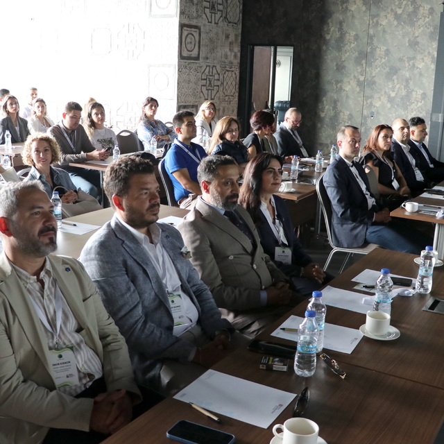 İzmir'de sürdürülebilir kalkınma uygulama ve yaklaşımları görüşüldü