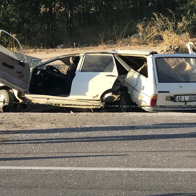 Konya'da 2 otomobil çarpıştı; ikizler öldü, 5 yaralı
