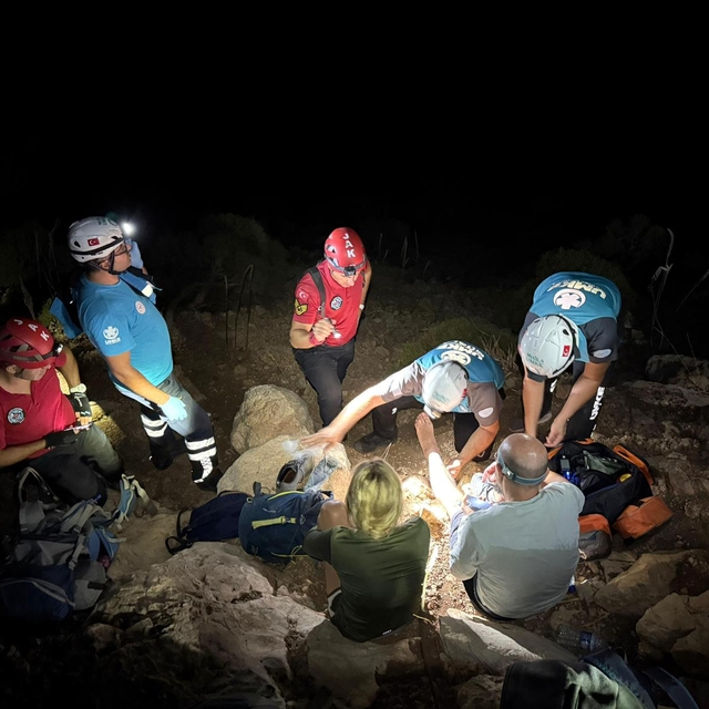 Muğla'da Likya Yolu'nda mahsur kalan 3 kişi kurtarıldı