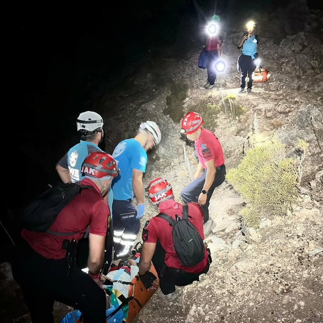 Muğla'da doğa yürüyüşünde yaralandı, ekipler 2 saatte kurtardı