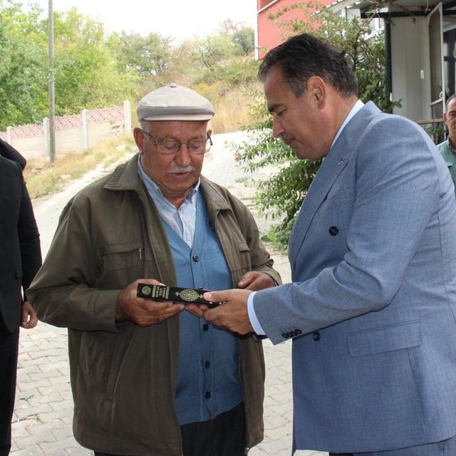 Kırklareli'nde yükümlüler şehit Anıl Yalap'ın ailesinin yaşadığı evi boyadı