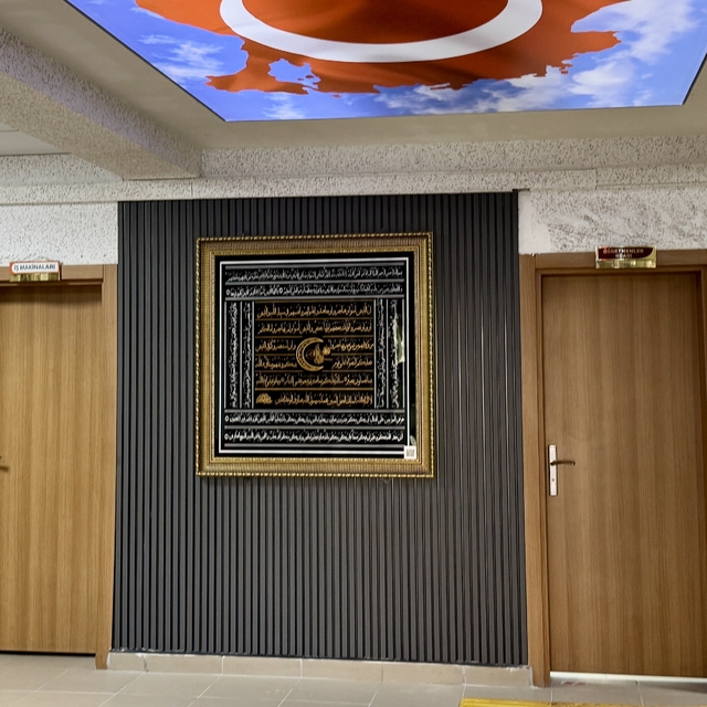 "Ahi Sancağı" 7 ay süren hassas çalışmayla cama işlendi