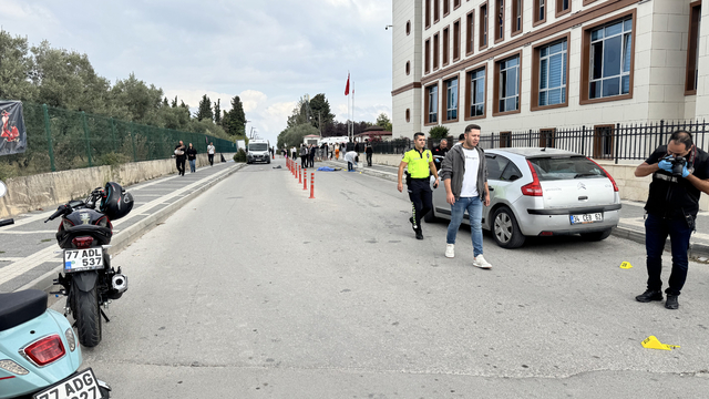 Yalova Adliyesi girişindeki silahlı saldırıda 1 kişi öldü, 1 kişi yaralandı