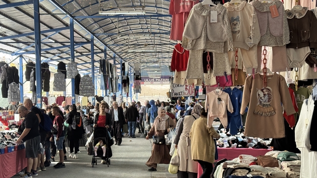 Edirne'de Bulgar ve Yunan turistlerin de ilgi gösterdiği "Sosyete Pazarı" mahkeme kararıyla yeniden kuruldu