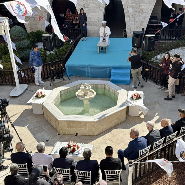 Kırşehir'de "Yılın Ahisi"ne "Ahi duası" ile ödülü verildi