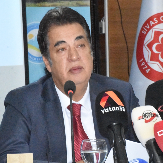 Prof. Dr. Şengönül: KKKA'da 110 hastadan 10'u öldü, yüzde 90 oranında başar...