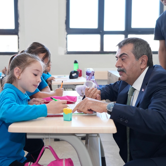 Milli Eğitim Bakanı Tekin'den Adıyaman'da sürpriz okul ziyareti