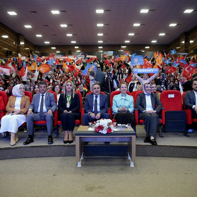 Van'da "AK Parti Kadın Kolları İl Danışma Meclisi Toplantısı" yapıldı