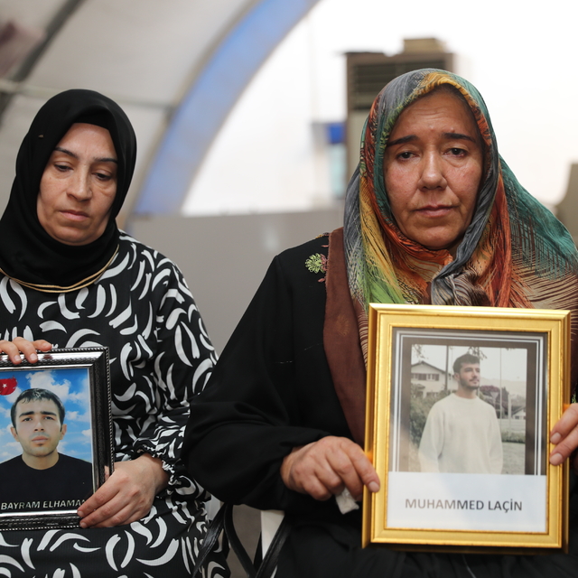 Diyarbakır annelerinin oturma eylemine bir aile daha katıldı