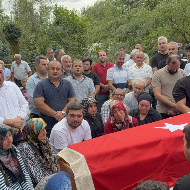 Zonguldak'ta göçükte ölen madenci toprağa verildi