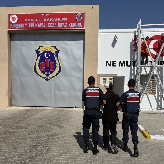Kırşehir'de 15 yıl 6 ay kesinleşmiş hapis cezası bulunan firari yakalandı