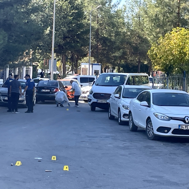 Batman'da lise önünde iki grup arasında silahlı kavga