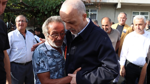 TÜRK-İŞ Genel Başkanı Atalay'dan maden ocağındaki göçükte ölen işçinin ailesine taziye ziyareti