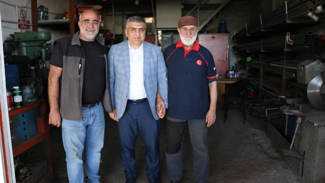 Merzifon Kaymakamı Karaaslan, şehit ailesi ve gazi ile esnafı ziyaret etti