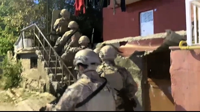 Bitlis ve İzmir'de eş zamanlı uyuşturucu operasyonu; 10 tutuklama