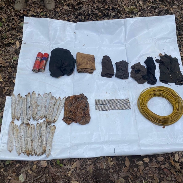 Hatay'da mağarada PKK/KCK'lı teröristlere ait patlayıcı ve yaşam malzemeler...