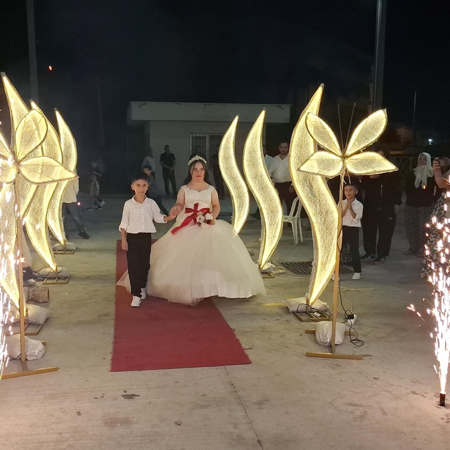 Down sendromlu kızının düğün hayalini gerçekleştirdi