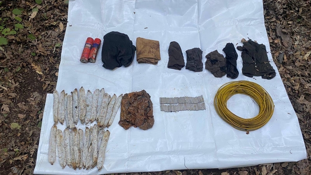 PKK'lı teröristlerin kullandığı mağarada patlayıcı maddeler ele geçirildi