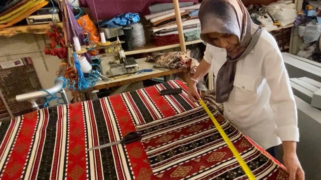 'Kadın işi değil' diyenlere inat 21 yıldır marangozluk yapıyor