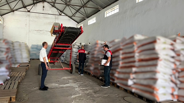 Kırklareli'nde yem satışı yapan bayiler denetlendi