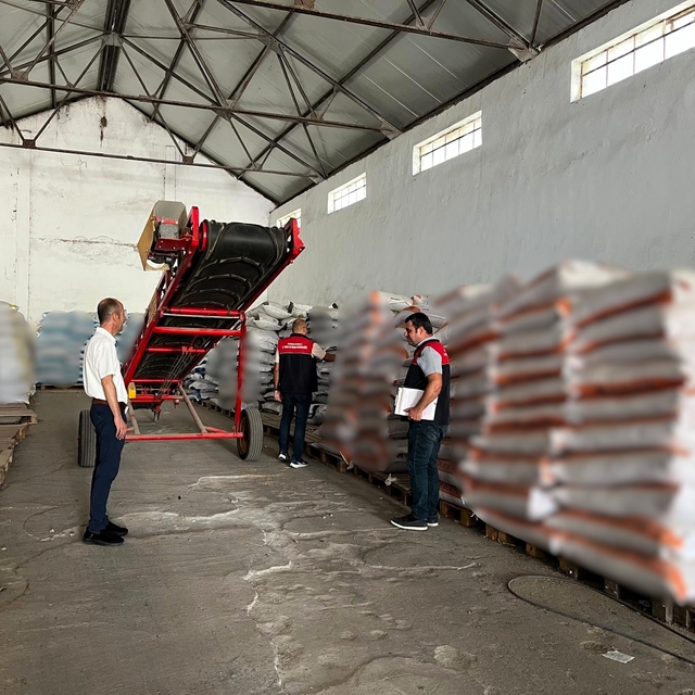Kırklareli'nde yem satışı yapan bayiler denetlendi