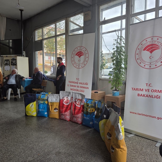 Tekirdağ'da üreticileri kanola tohumu dağıtıldı