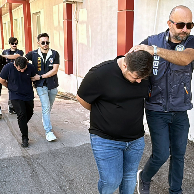 'Sazan sarmalı' yöntemi ile büyükbaş almak isteyen ortakları dolandırdılar