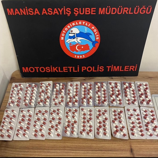 Manisa'da uyuşturucu hapla yakalanan 2 şüpheli gözaltına alındı