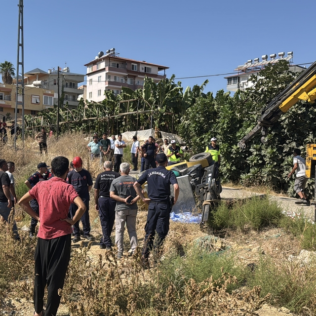 Alanya'da devrilen forkliftin altında kalan sürücü yaşamını yitirdi