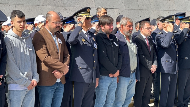 Kastamonu'da trafik kazasında ölen polis okulu öğrencisi son yolculuğuna uğurlandı
