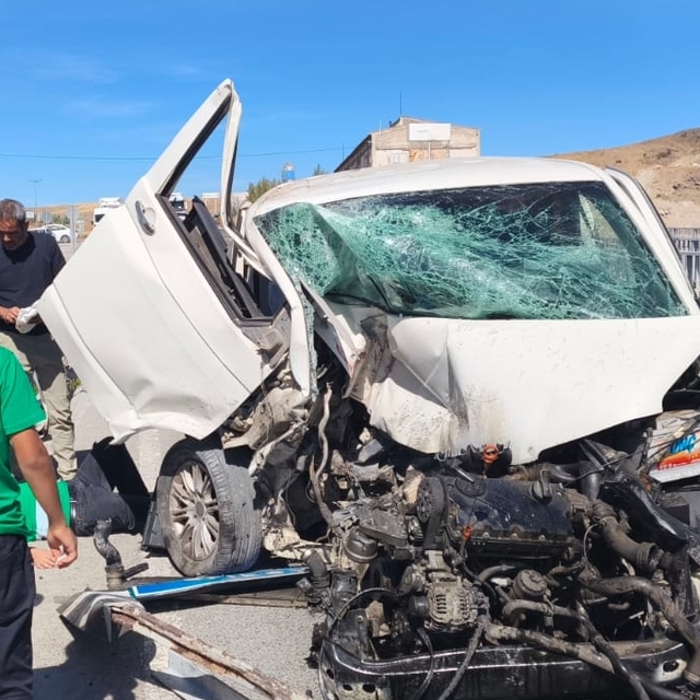 Yozgat'ta iki otomobilin çarpıştığı kazada 5 kişi yaralandı