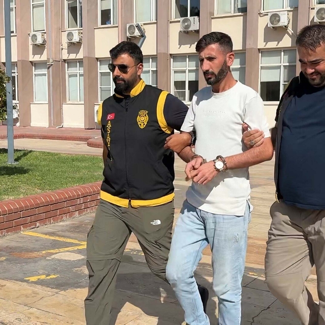 Firariyken kafede yakalanıp, tutuklandığı cezaevinden kaçan ve yeniden yaka...