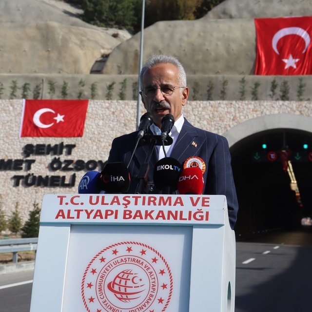 Bakan Uraloğlu, Şehit Ahmet Özsoy Tüneli'nin açılışını yaptı