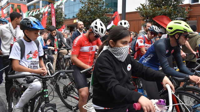 Trabzon'da "Özgür Filistin İçin Hareket Et" sloganıyla etkinlik düzenlendi