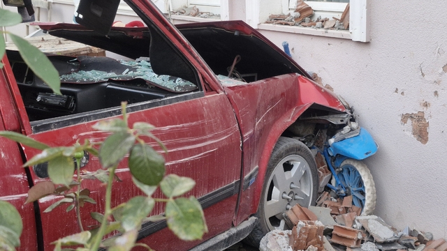 Tokat'ta otomobil ile elektrikli bisikletin çarpıştığı kazada 3 çocuk yaralandı