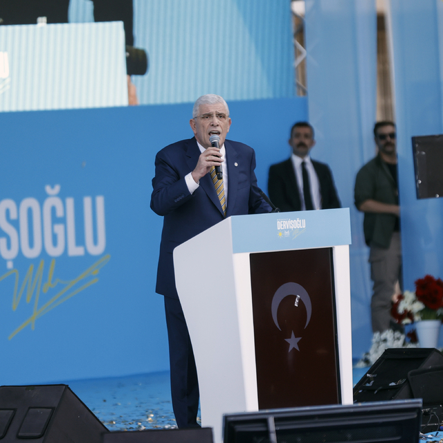 Dervişoğlu, Mersin'de 'Birinci Vazifen' mitingine katıldı